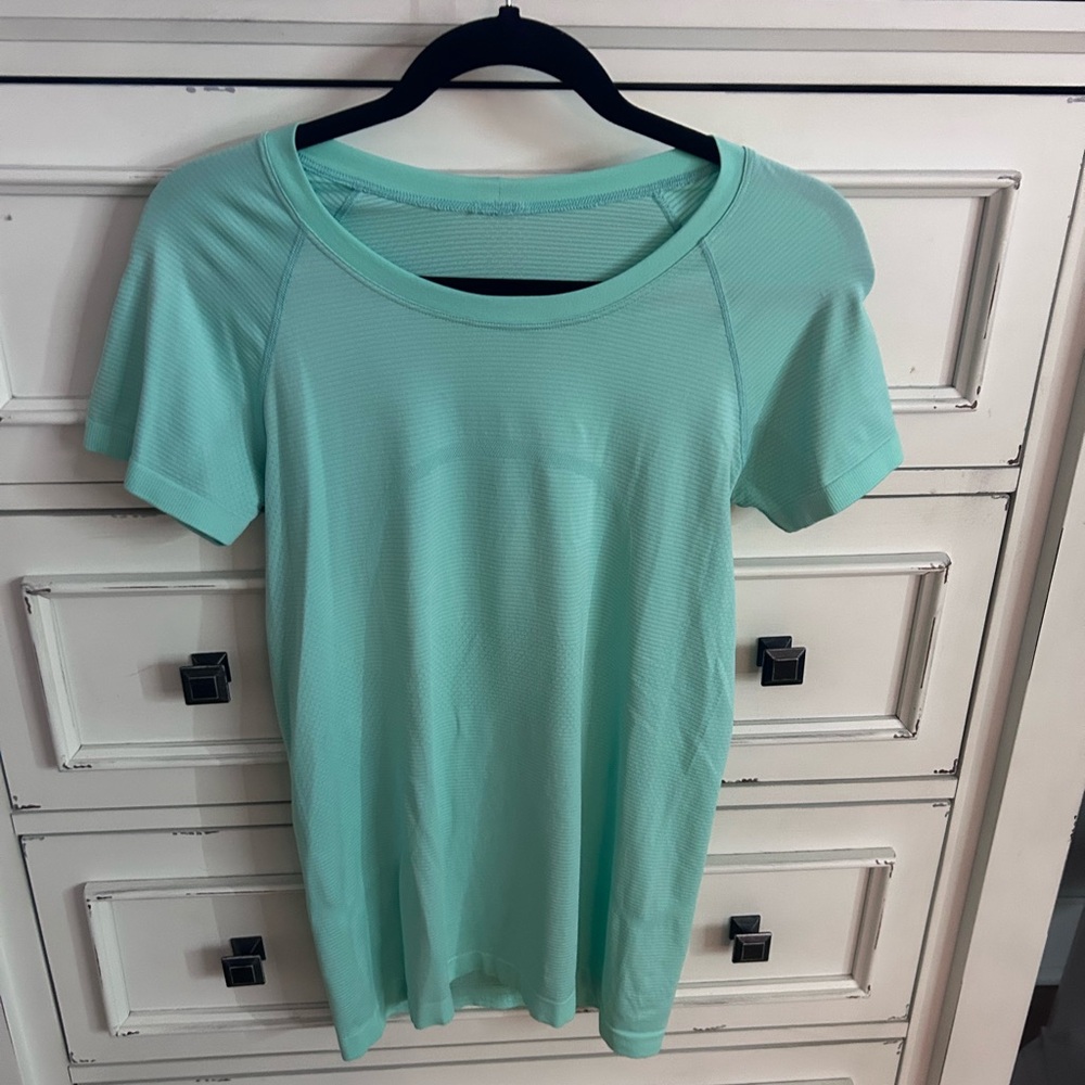 Lululemon Swiftly Short Sleeve 2.0 size 8